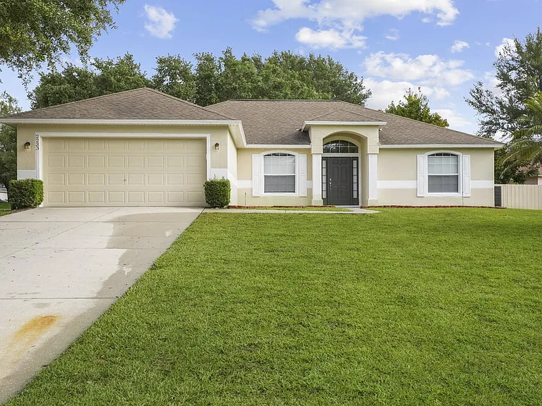 2233 Lake Pointe Cir — Photo 1