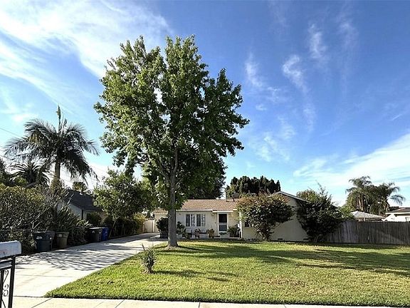 2nd image of 128 Los Angeles Ave