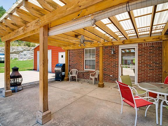 3rd image of 107 Ashton Ln