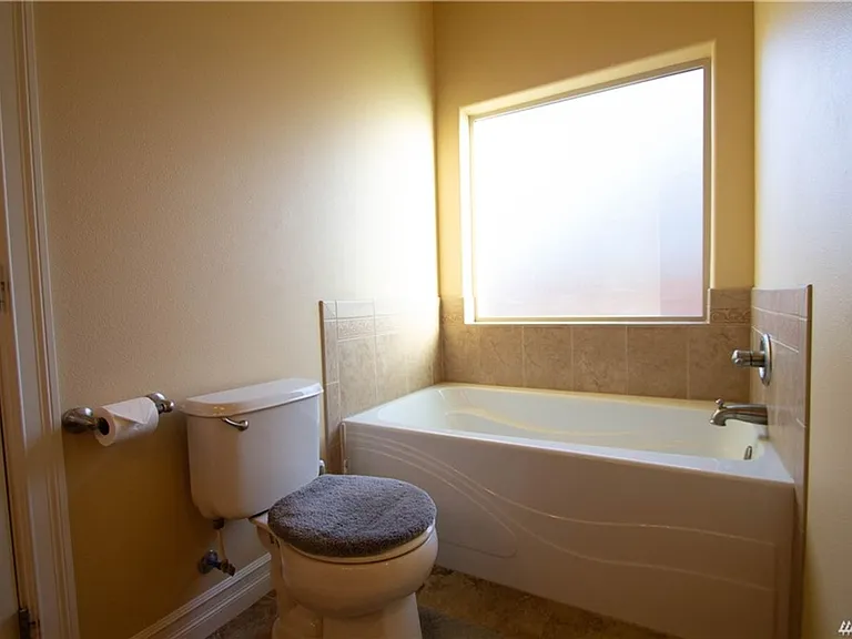 523 N Paxson Dr — Photo 15