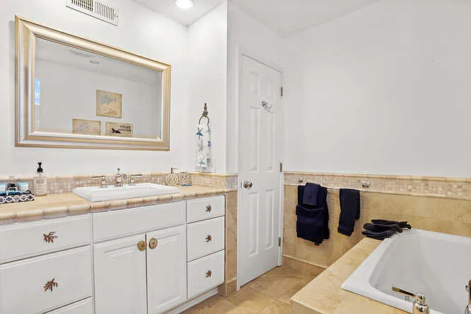 2149 Fairfield Beach Rd — Photo 26