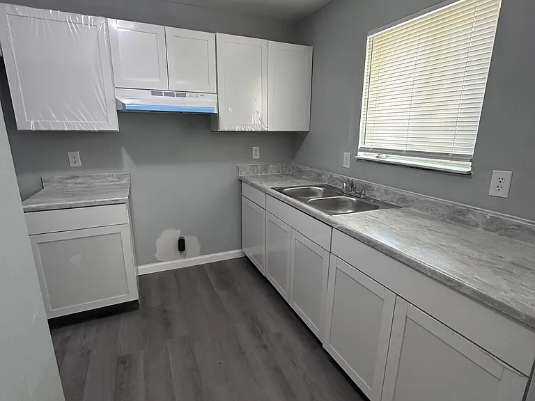 1632 N James H McGee Blvd #B — Photo 3