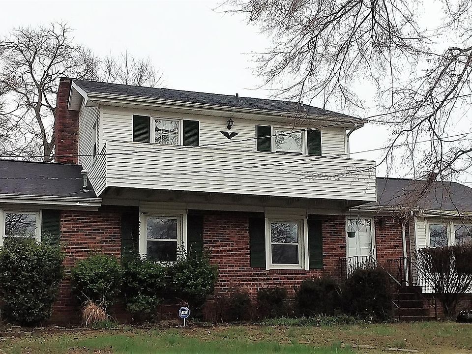 1st image of 104 Coastal Ct E