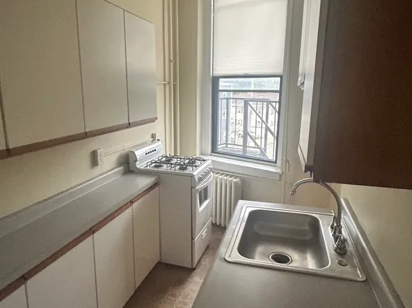 139 W Emerson St #26, Melrose, MA 02176