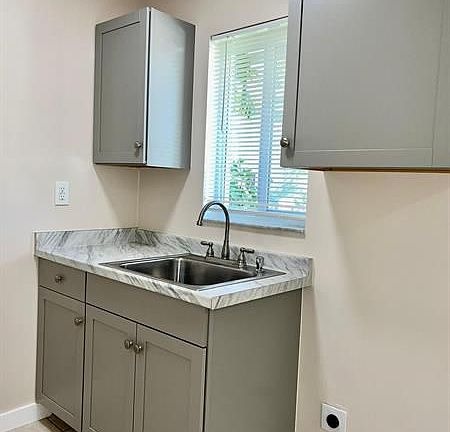 4th image of 304 Lady Claire Fursman Ave