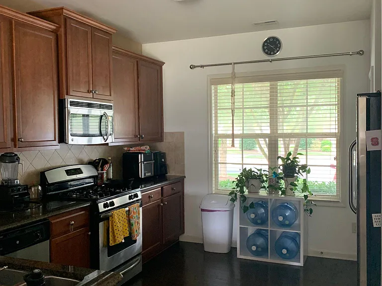 541 Matheson Pl #541 — Photo 3