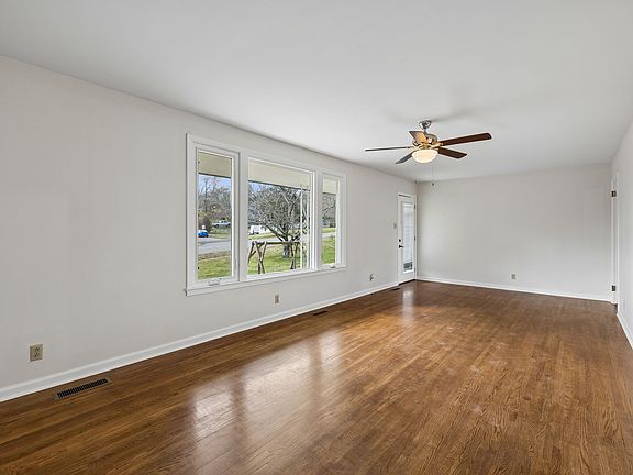 4th image of 913 Branch Rd