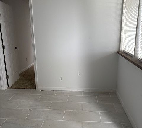 5th image of 301 Graceland Dr SE #D