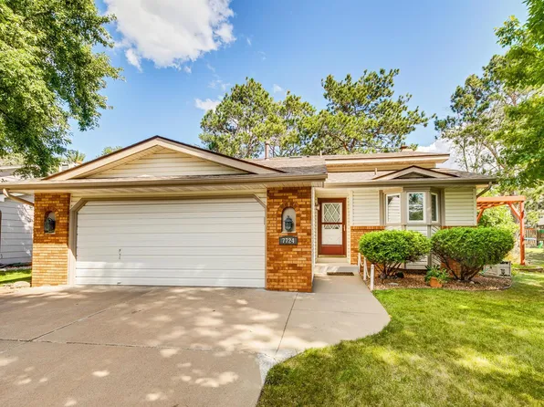 7724 Bryant Ave N, Brooklyn Park, MN 55444