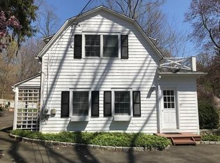 387 Round Hill Rd, Greenwich, CT 06831