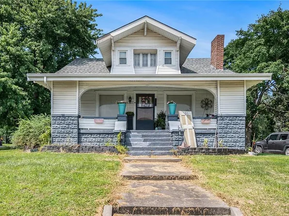 201 E Main St, Savannah, MO 64485