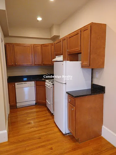 1197 Commonwealth Ave Photo 1