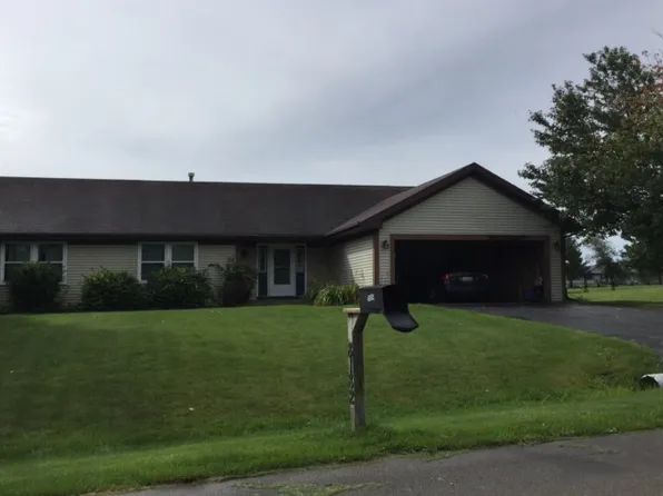8182 Barclay Rd, Rockford, IL 61102