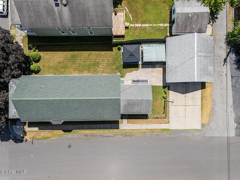4th image of 821 6th Avenue