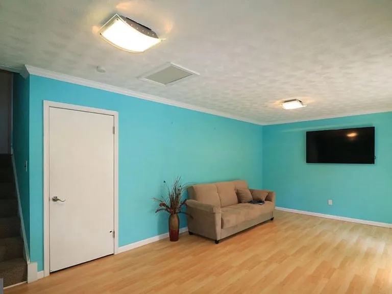 553 Monet Dr — Photo 7