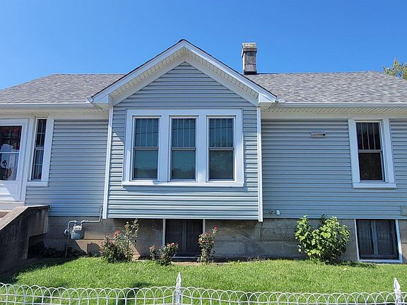 5th image of 801 W Main St