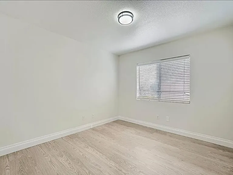 3328 Epson St — Photo 18