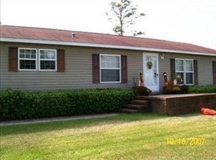 280 Moores Landing Rd, Hampstead, NC 28443