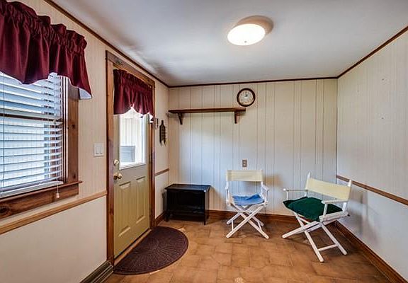 2nd image of 24 Baldwin St