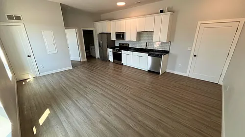800 Iowa Ave Photo 1