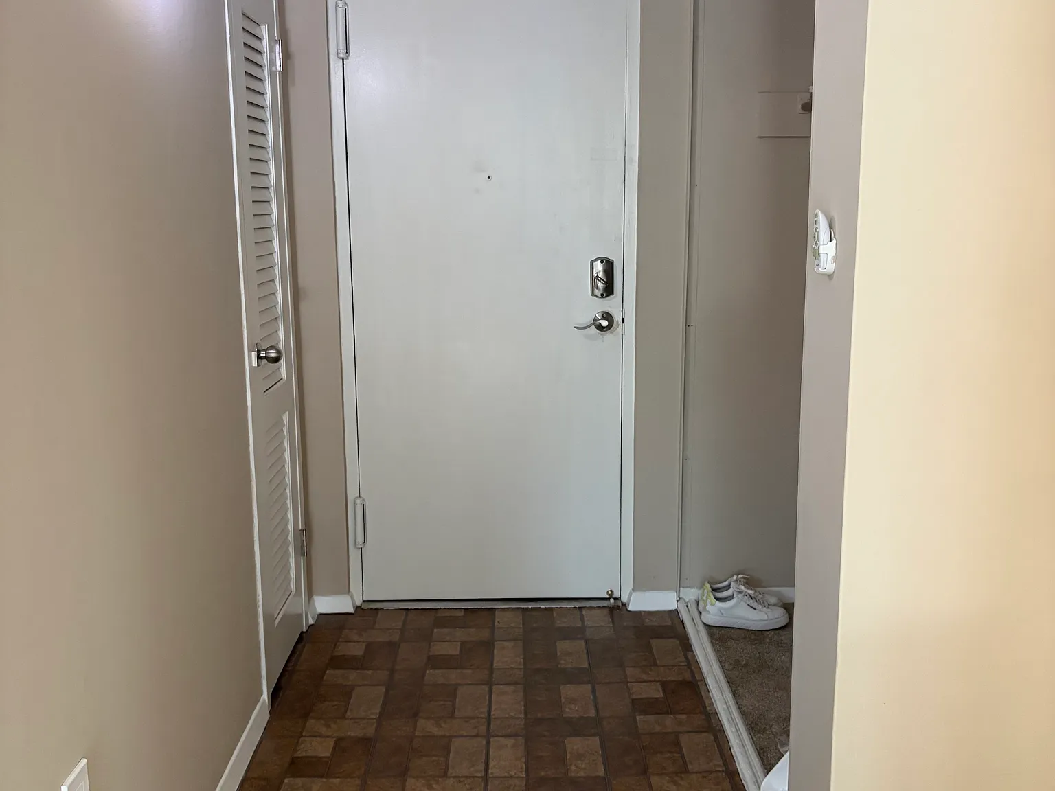2 bed, 936 sqft, $1,700 — Photo 1