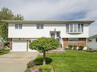 178 13th St, Bethpage, NY 11714
