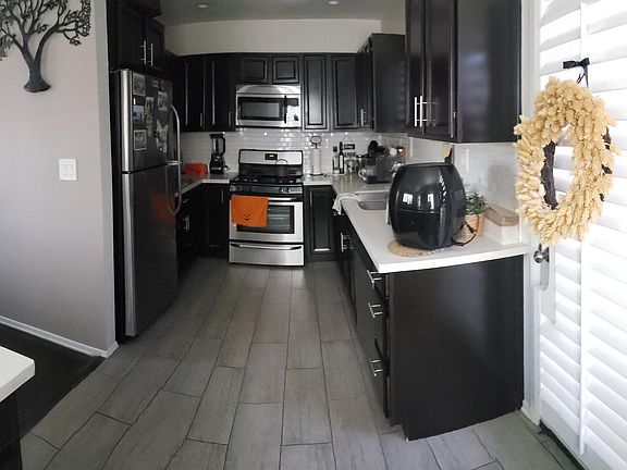 4th image of 6108 Hazelbrook Ave