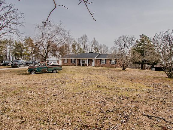 2nd image of 1104 Short Hollow Rd