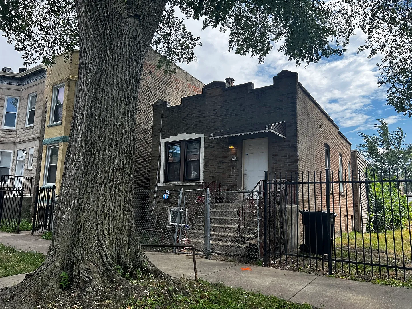 3039 W Flournoy St photo 1
