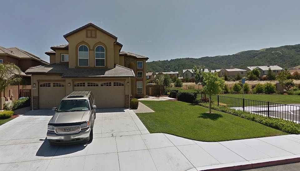 2nd image of 726 Gage Ct