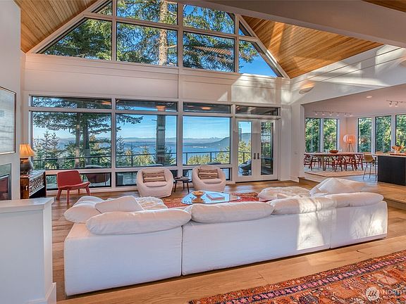 5th image of 749 Spring Hill Road