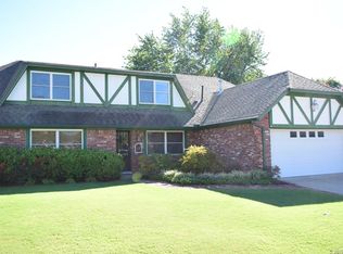 9922 E 24th St, Tulsa, OK 74129