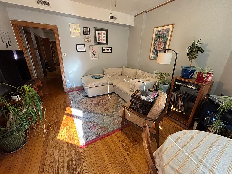 2101 N Leavitt St #3 — Photo 2