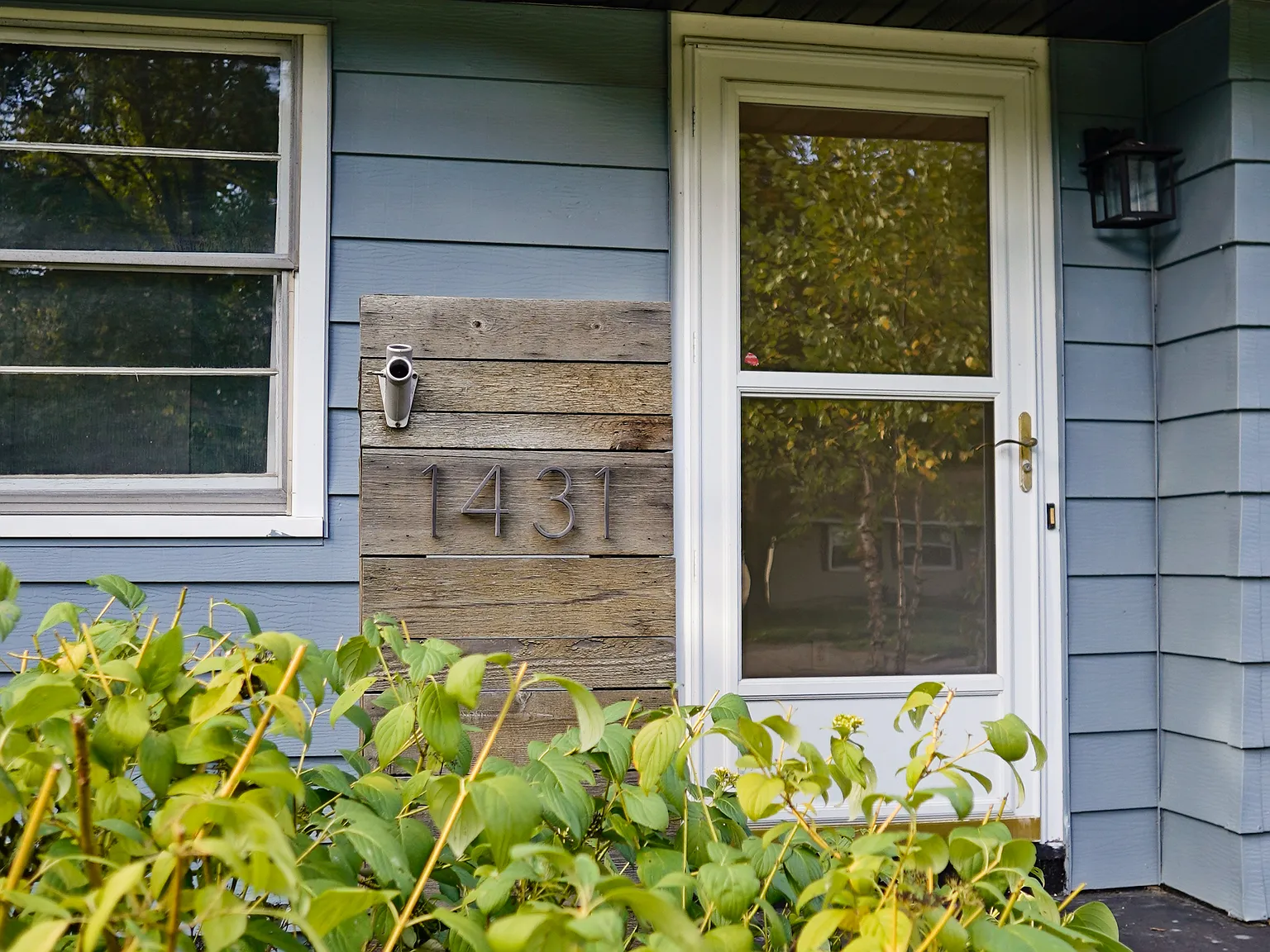 4 bed, 1800 sqft, $2,700 — Photo 2