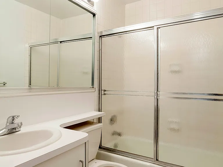 330 E 39th St #29R — Photo 5