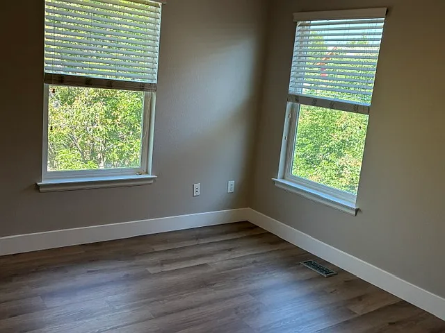 2312 N Xenia St — Photo 11