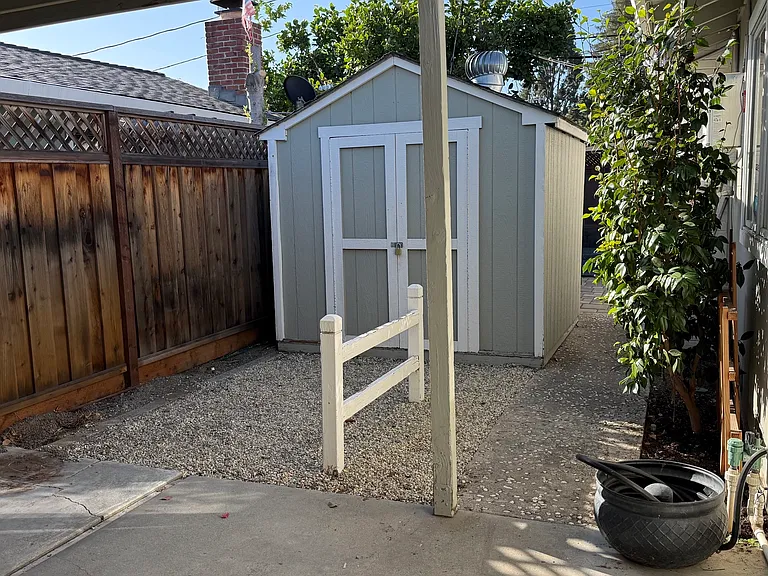 1388 Pine Ave — Photo 28