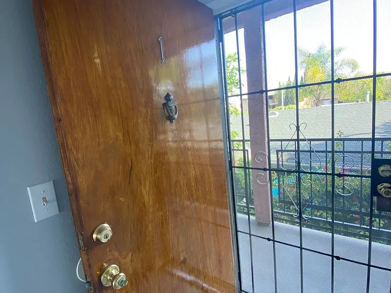 1039 Junipero Ave — Photo 3