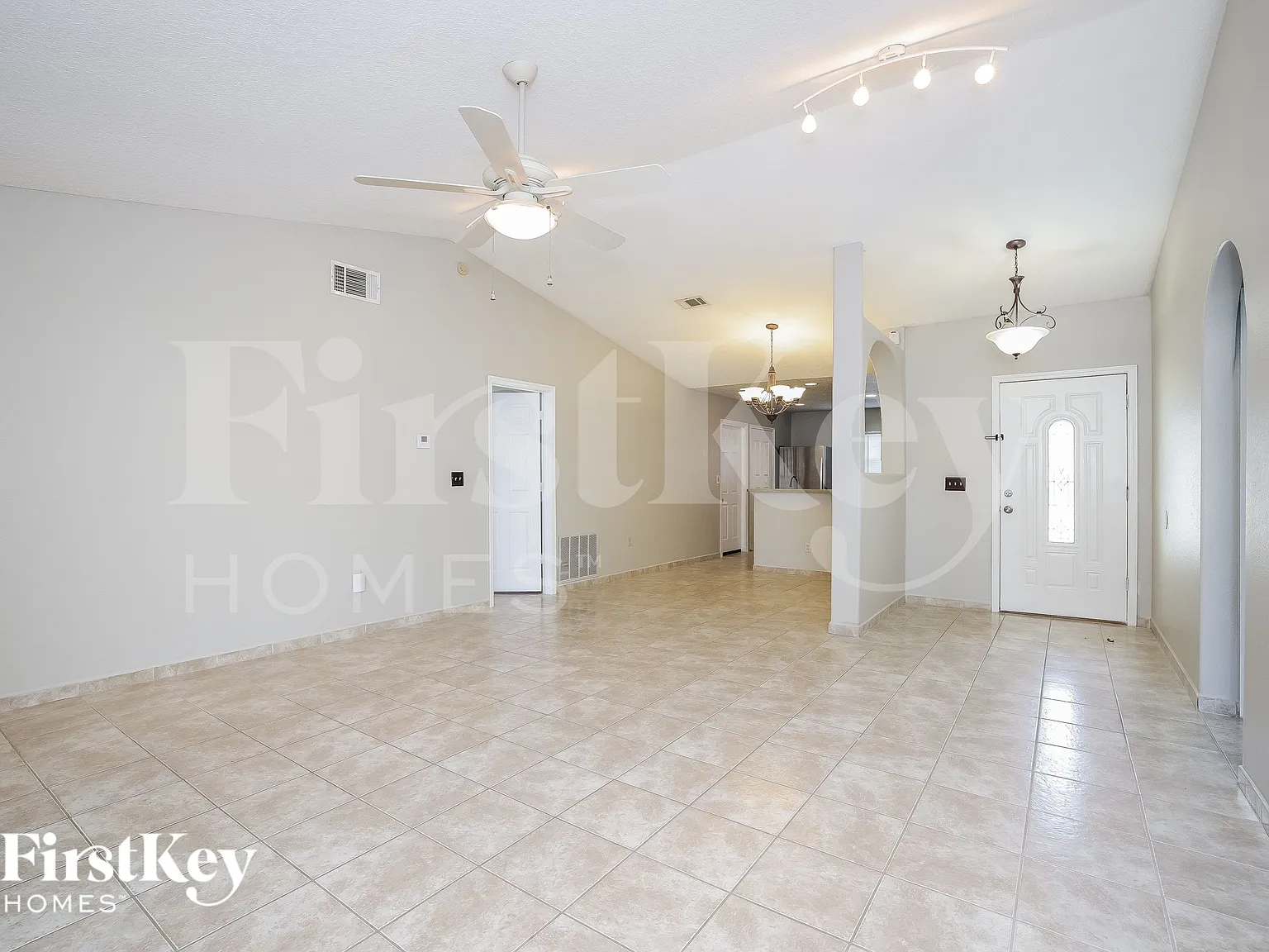 3 bed, 2.0 bath, 1323 sqft, $1,450 — Photo 4