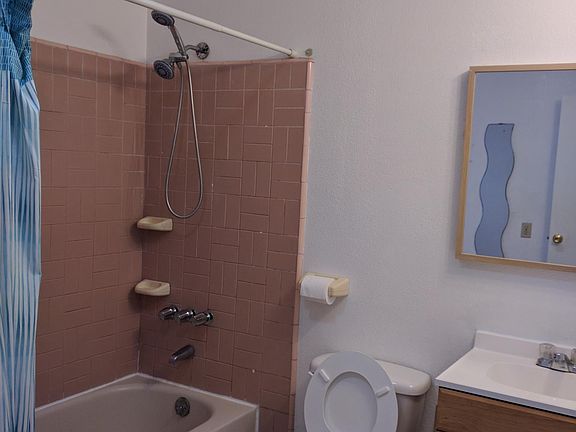 5th image of 1559 W 224th St #B