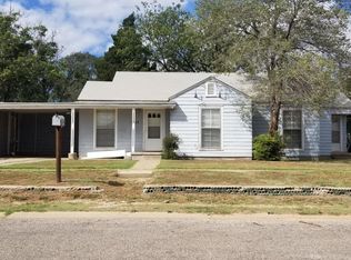 1008 W 10th St, Plainview, TX 79072