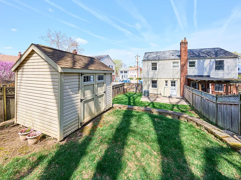 2319 Riverview Ter — Photo 19