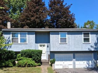 117 Colchester Rd, Minoa, NY 13116