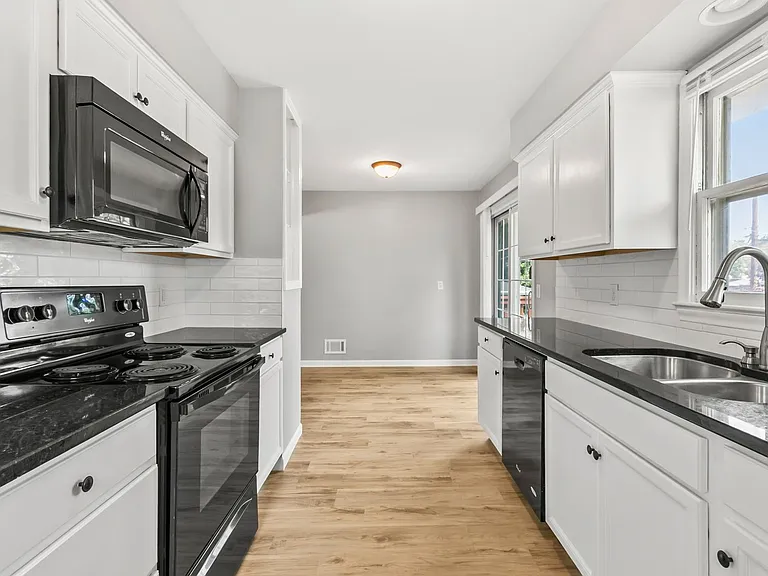 7215 S 41st Ave — Photo 18
