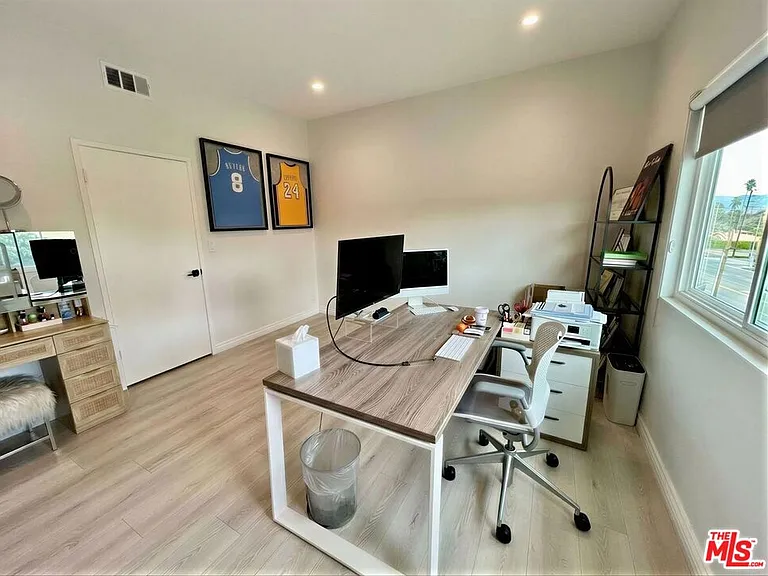 5139 Balboa Blvd #2 — Photo 27