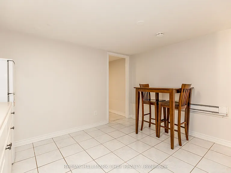 80 Rushbrooke Ave #LOWER — Photo 7