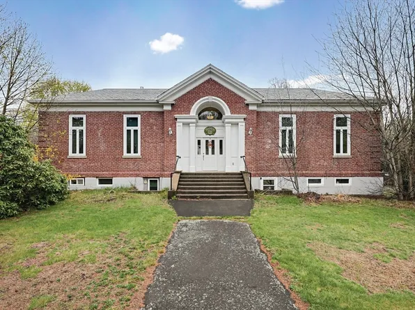 882 Park St, Stoughton, MA 02072