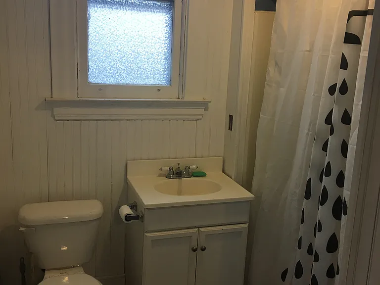 340 Warner St #A — Photo 6