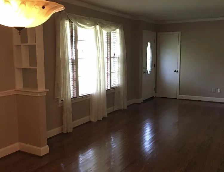 115 Battle Ave — Photo 3