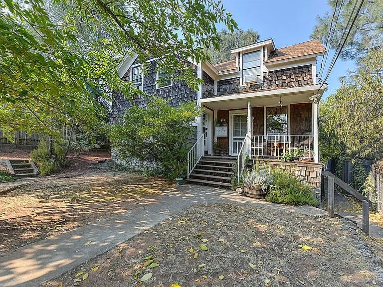 1st image of 416 High St #1